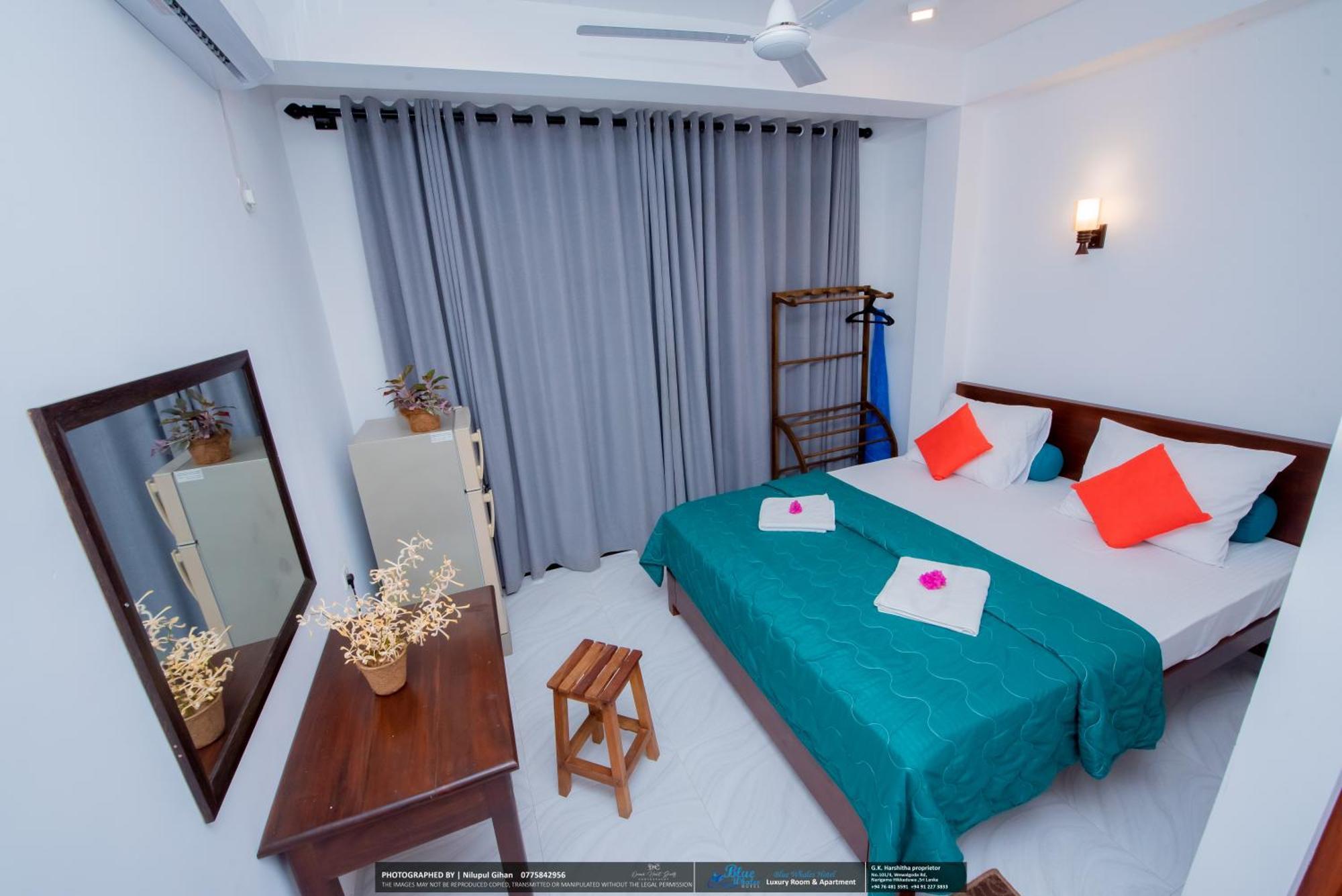 Blue Whales Hotel Hikkaduwa Exterior foto